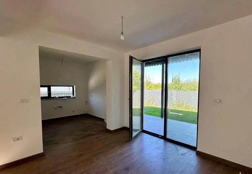 Casă cu 5 camere cu Teren 240 Mp în Bascov
