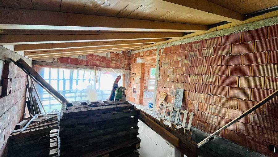Casă cu 2 camere în Plopiș