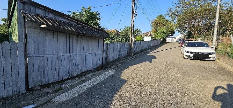 Casă cu 2 camere cu Teren 983 Mp în Central