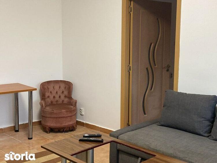Apartament cu 2 camere, mobilat în Est