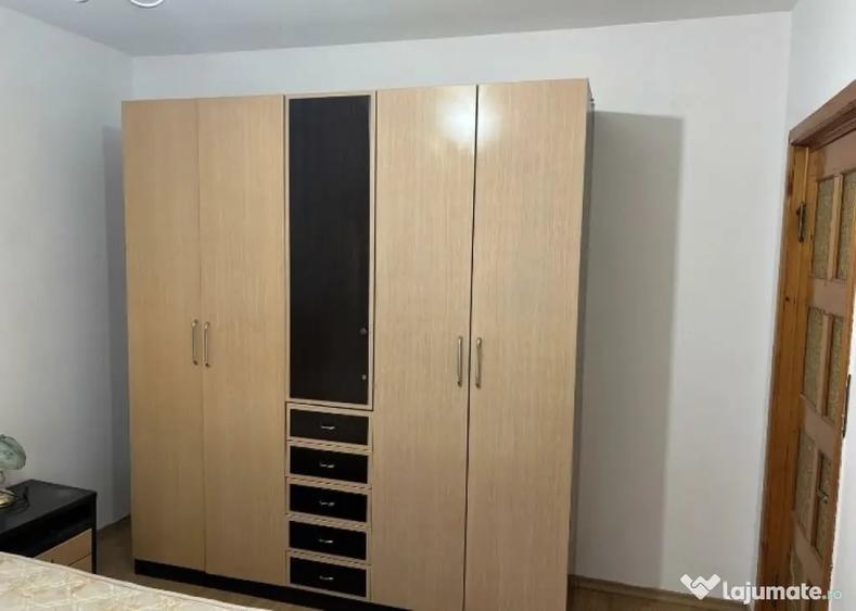 Apartament cu 3 camere decomandat în Obcini