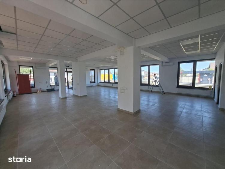 Spațiu comercial, de 215 mp, în Ștefăneștii de Jos