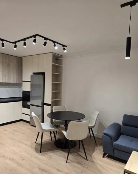 Apartament cu 2 camere semidecomandat, mobilat în Florești