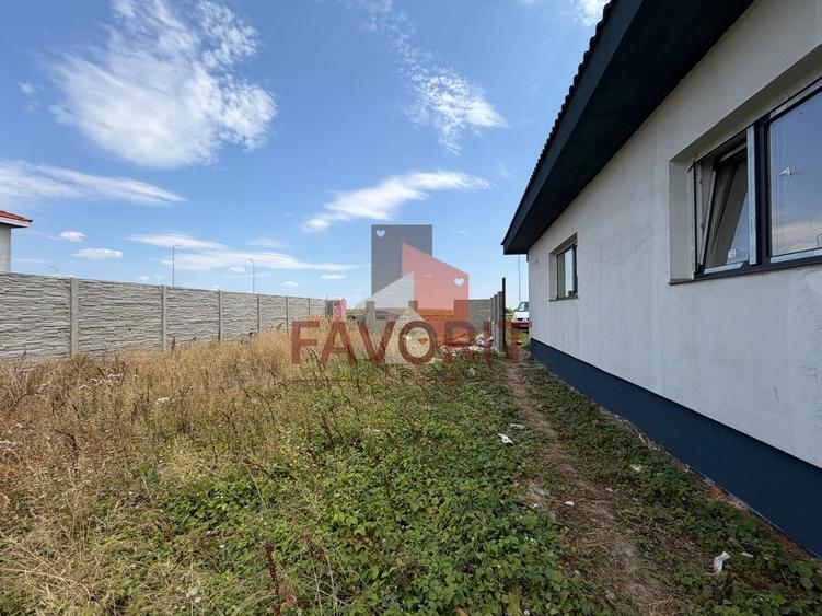 Casă individuală cu 3 camere cu Canalizare în Sânandrei