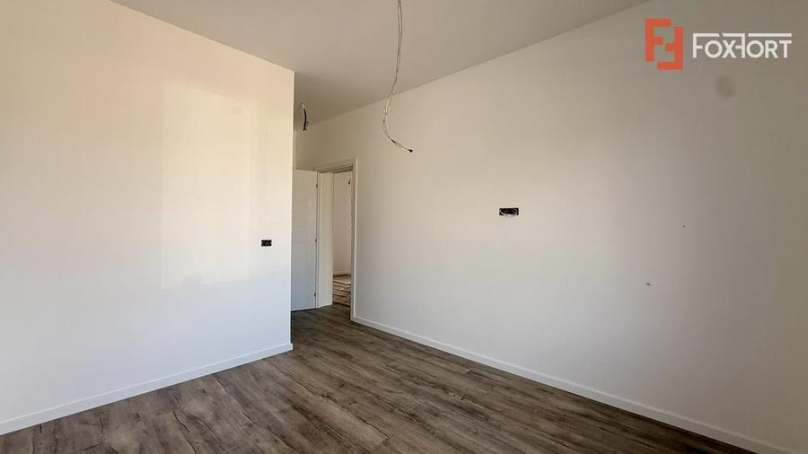 Duplex cu 3 camere cu Canalizare în Albina