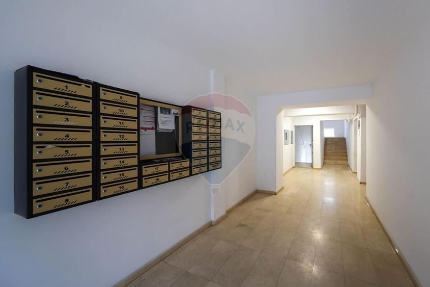 Apartament cu 2 camere decomandat, mobilat în Tractorul