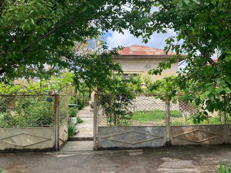Casă cu 4 camere în Sud