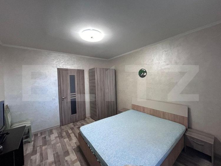 Apartament cu 4 camere semidecomandat, mobilat în Ultracentral