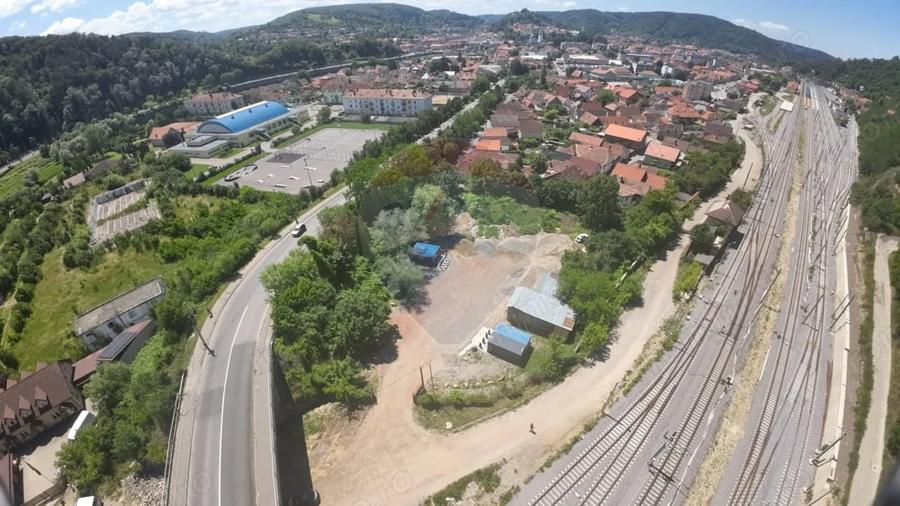Teren de 3297 mp, în Nord