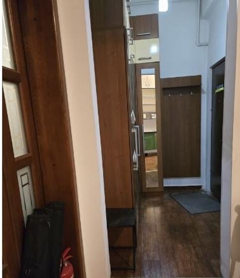 Apartament cu 3 camere decomandat în Moșilor