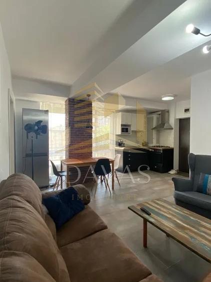 Apartament cu 2 camere semidecomandat, mobilat în Mărăști