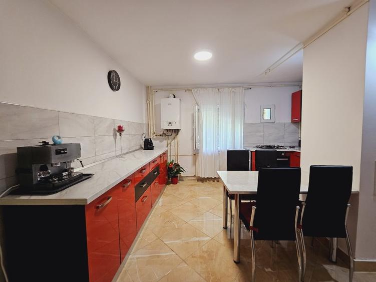 Apartament cu 3 camere semidecomandat, mobilat în Vitan Mall