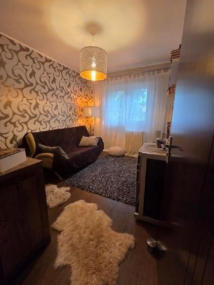 Apartament cu 4 camere, mobilat în Sebastian