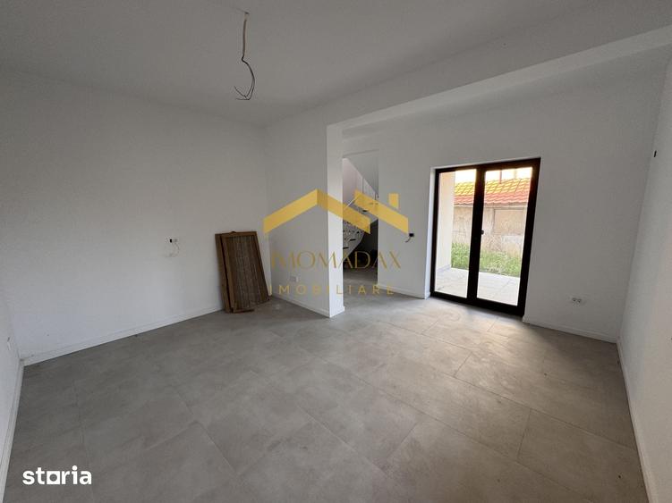 Casă cu 4 camere cu Teren 250 Mp în Sânmihaiu Român