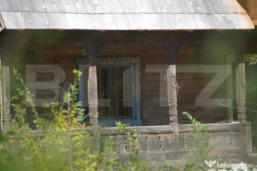 Casă cu 7 camere cu Teren 500 Mp în Buru