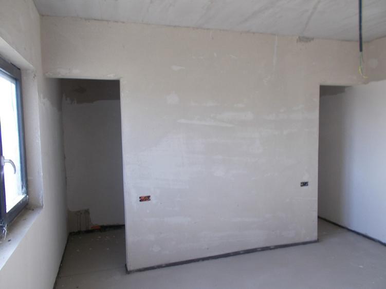 Casă individuală cu 5 camere cu Teren 723 Mp în Pișchia