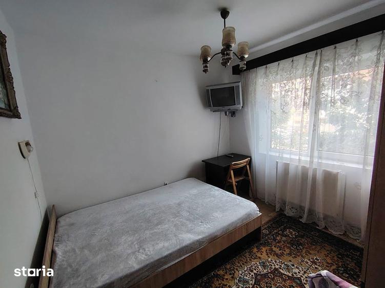 Apartament cu 3 camere în Micro 4