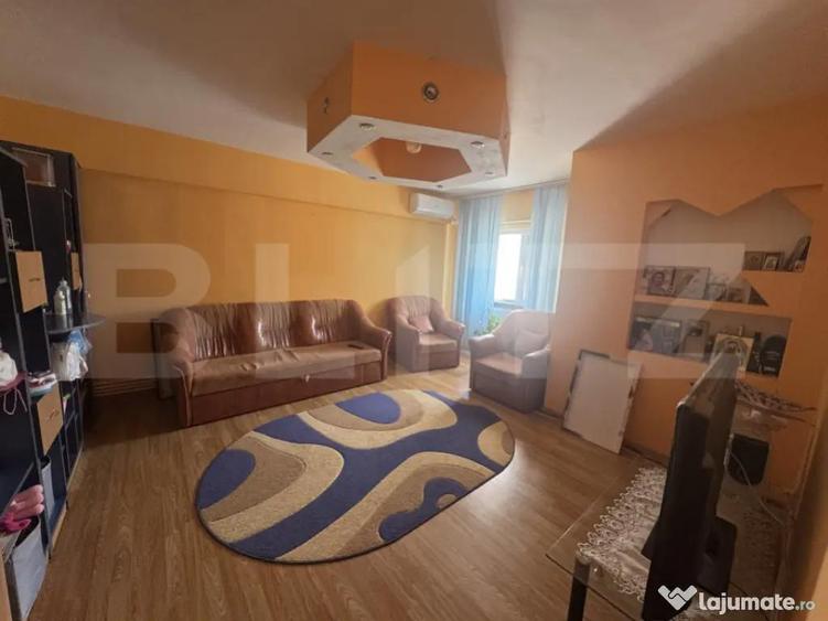 Apartament cu 3 camere decomandat în George Enescu