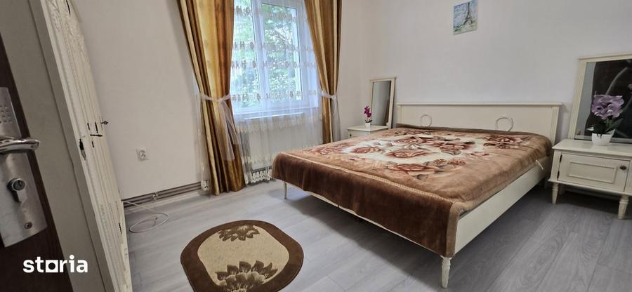Apartament cu 2 camere semidecomandat, mobilat în Aleea Trandafirilor