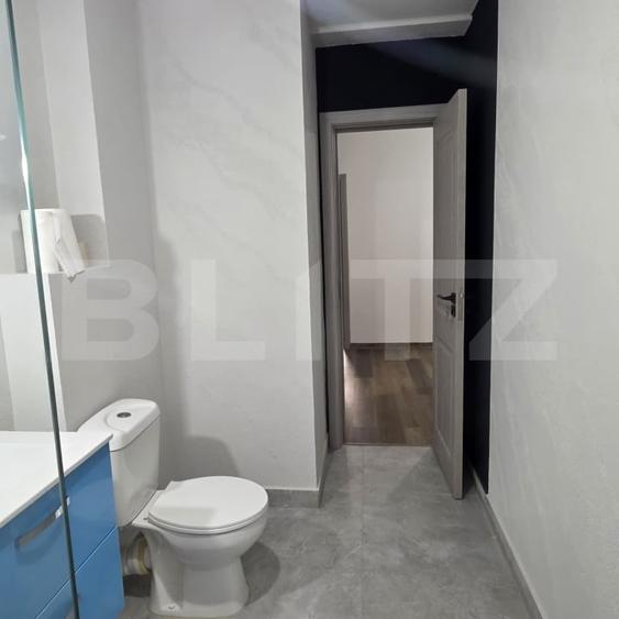 Apartament cu 3 camere semidecomandat în Micro 17