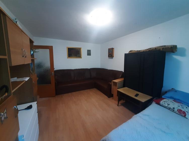 Garsonieră decomandată în Drumul Taberei