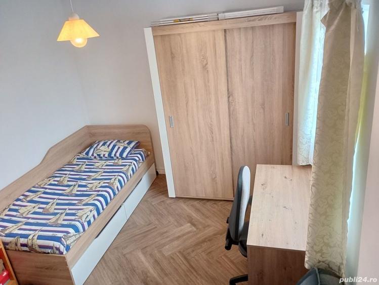 Casă cu 6 camere cu Teren 1200 Mp în Siminoc
