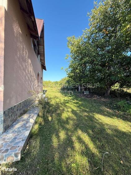Casă cu 4 camere cu Teren 1517 Mp în Hadâmbu