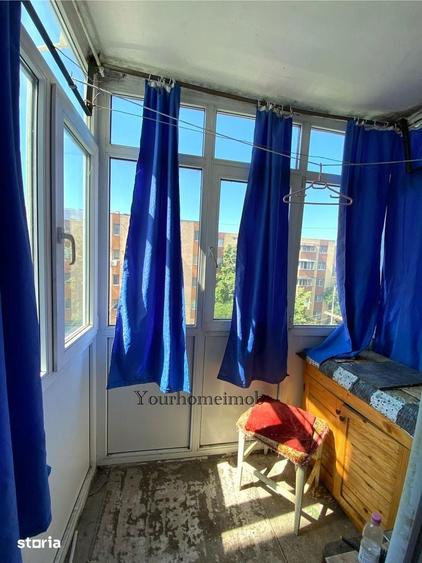 Apartament cu 2 camere semidecomandat în Craiovița Nouă