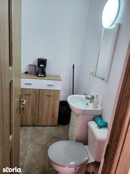 Casă cu 9 camere cu Teren 260 Mp în Central