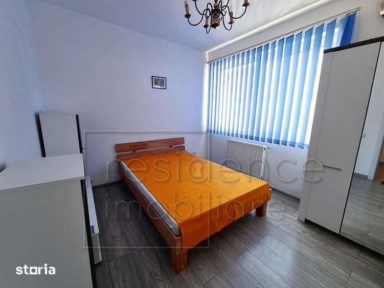Apartament cu 3 camere semidecomandat în Dâmbul Rotund