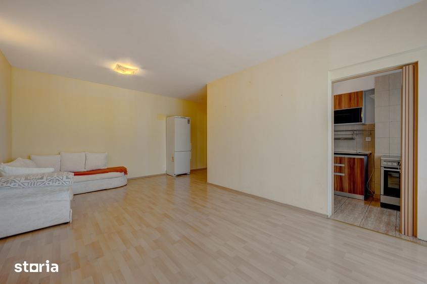 Apartament cu 4 camere decomandat în Titan