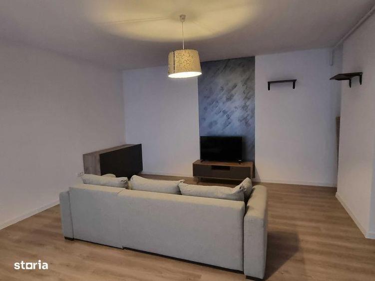 Apartament cu 3 camere decomandat, mobilat în Soarelui