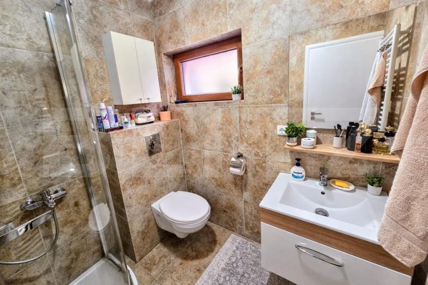 Duplex cu 4 camere cu Canalizare în Florești