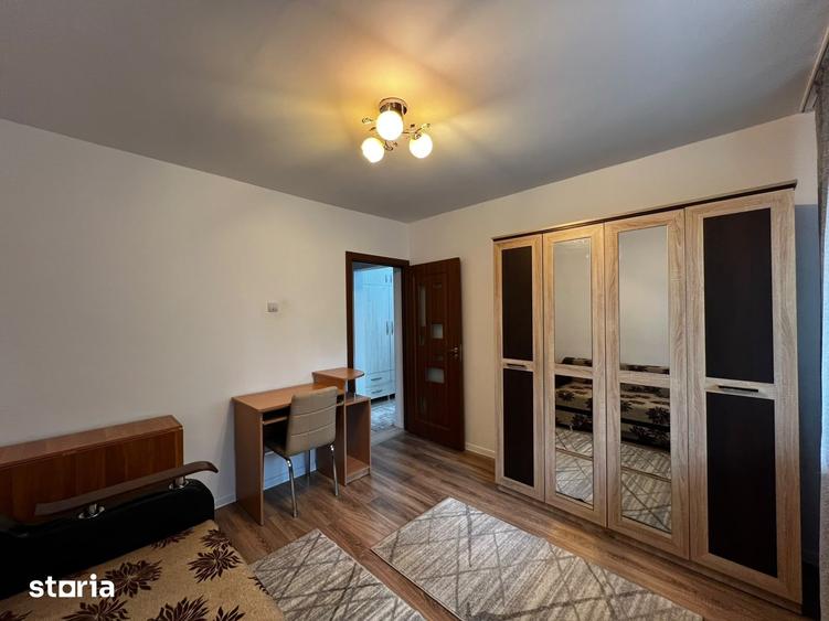 Apartament cu 3 camere decomandat în Nicolina
