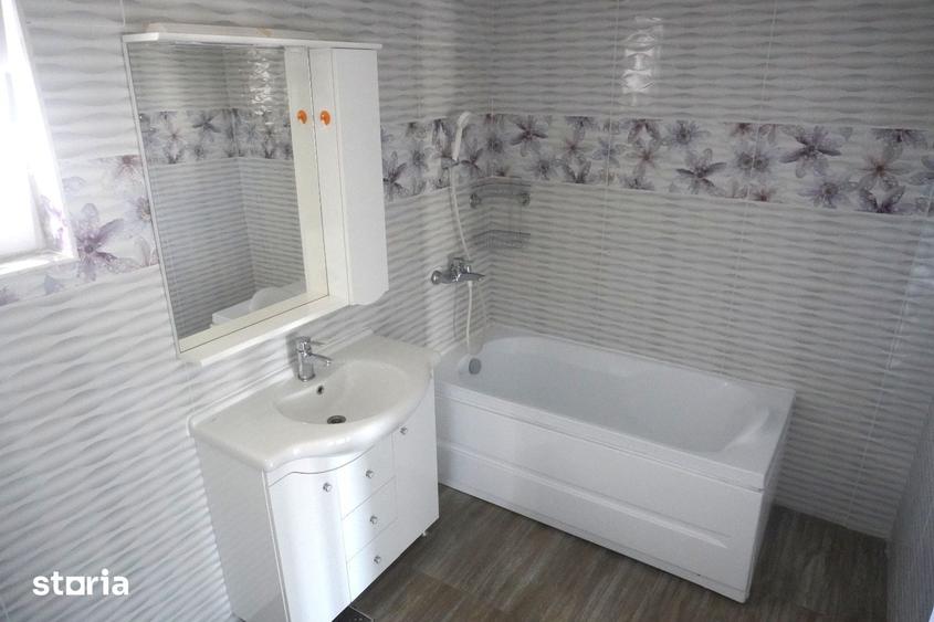 Casă cu 8 camere cu Teren 380 Mp în Snagov