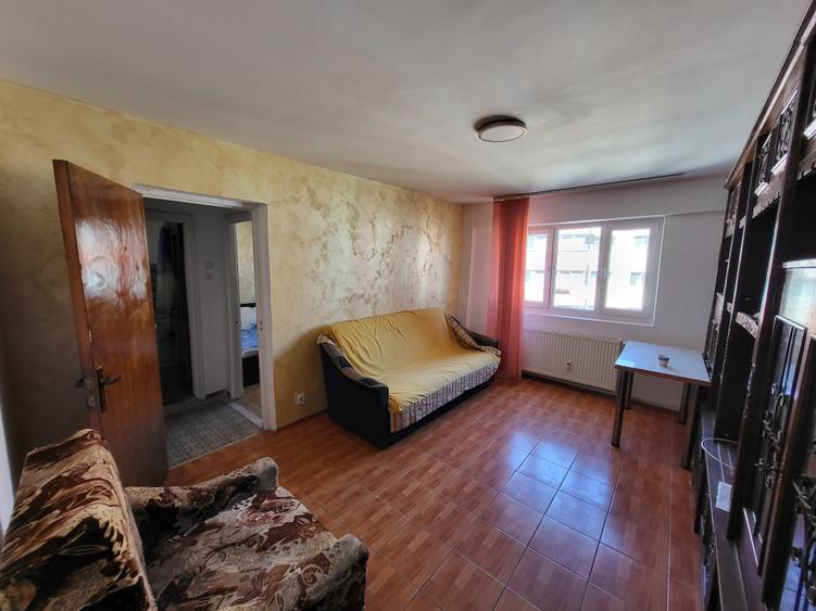 Teiul Doamnei 2 Camere Bloc 1976 Reabilitat - 1