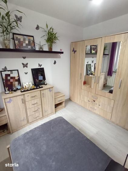 Apartament cu 3 camere decomandat în Drumul Taberei