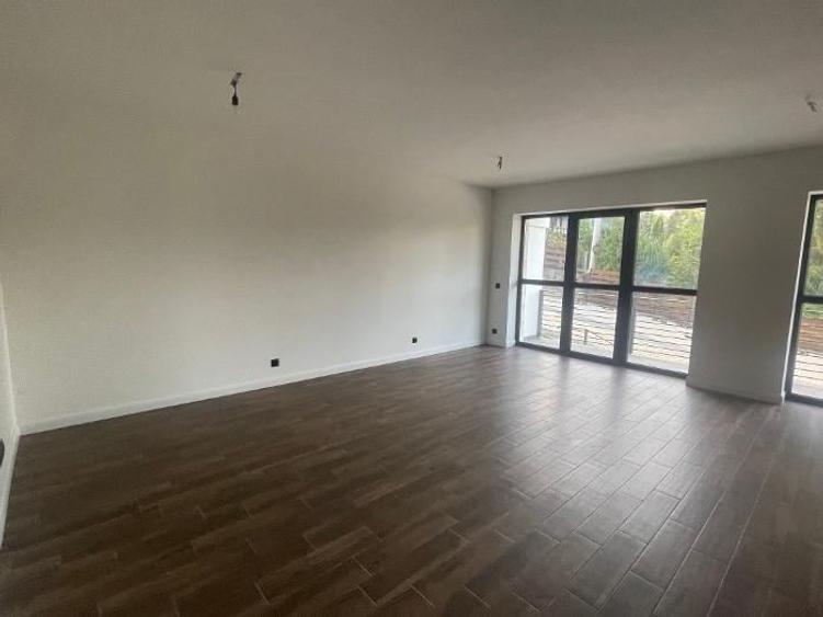 Apartament cu 22 camere semidecomandat în Furnica