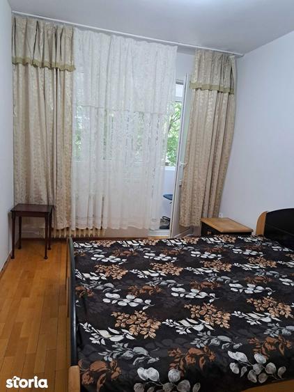Apartament cu 3 camere semidecomandat, mobilat în Drumul Taberei