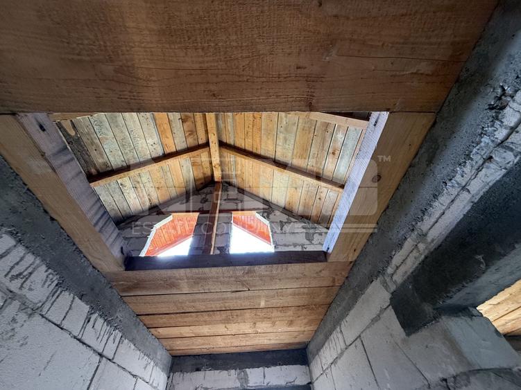Casă individuală cu 4 camere cu Canalizare în Berchișești