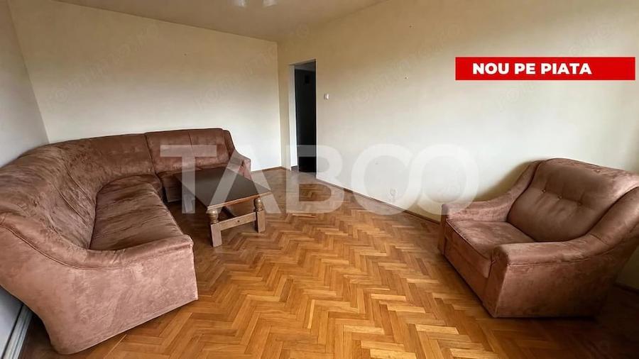 Apartament cu 4 camere decomandat în Ștrand