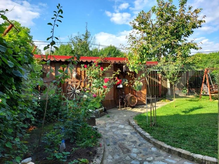 Duplex cu 6 camere cu Canalizare în Nord