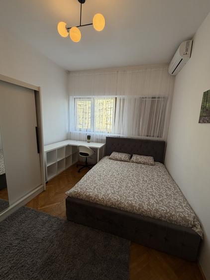 Apartament cu 3 camere semidecomandat, mobilat în Ultracentral