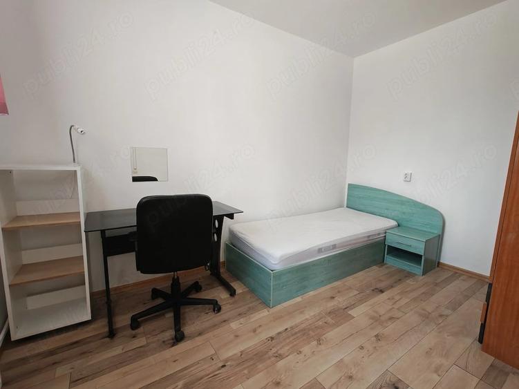Apartament cu 3 camere decomandat în Exterior Vest