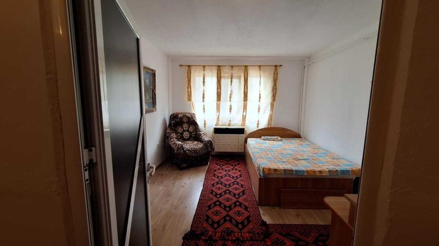 Apartament cu 2 camere decomandat în Industrială