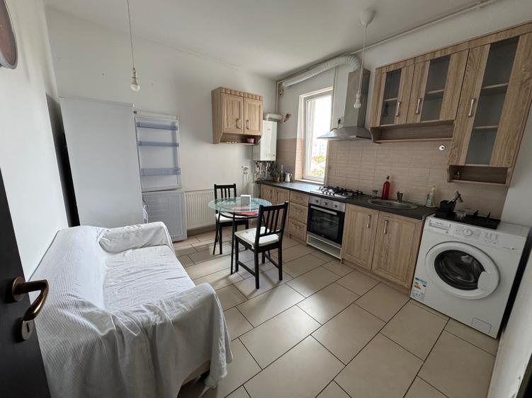 Apartament cu 2 camere decomandat în Obor