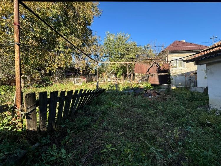 Casă individuală cu 3 camere cu Canalizare în Dâmbul Rotund