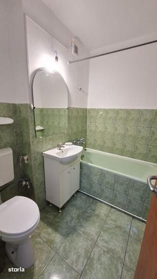 Apartament cu 2 camere semidecomandat în Craiovei