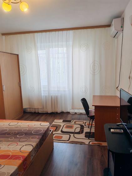 Garsonieră decomandată în Gorjului