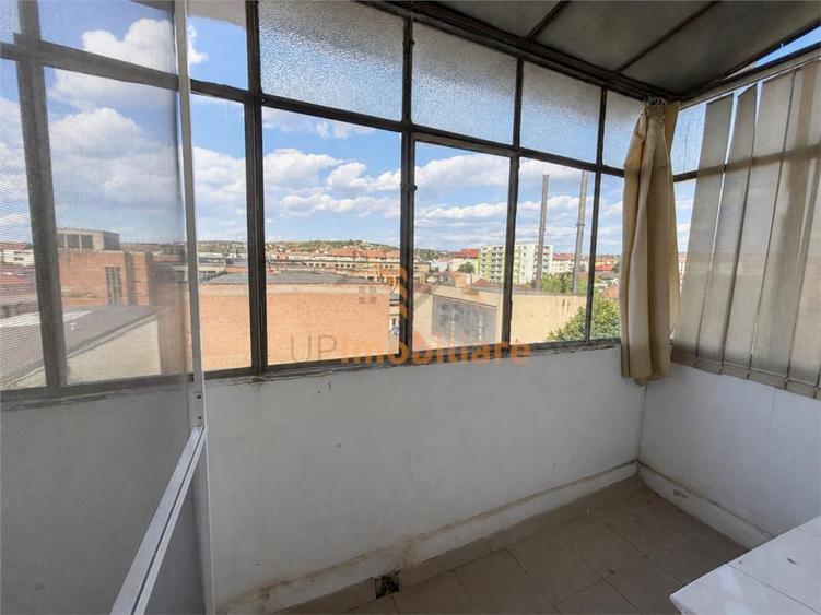 Apartament cu 2 camere decomandat în Rogerius
